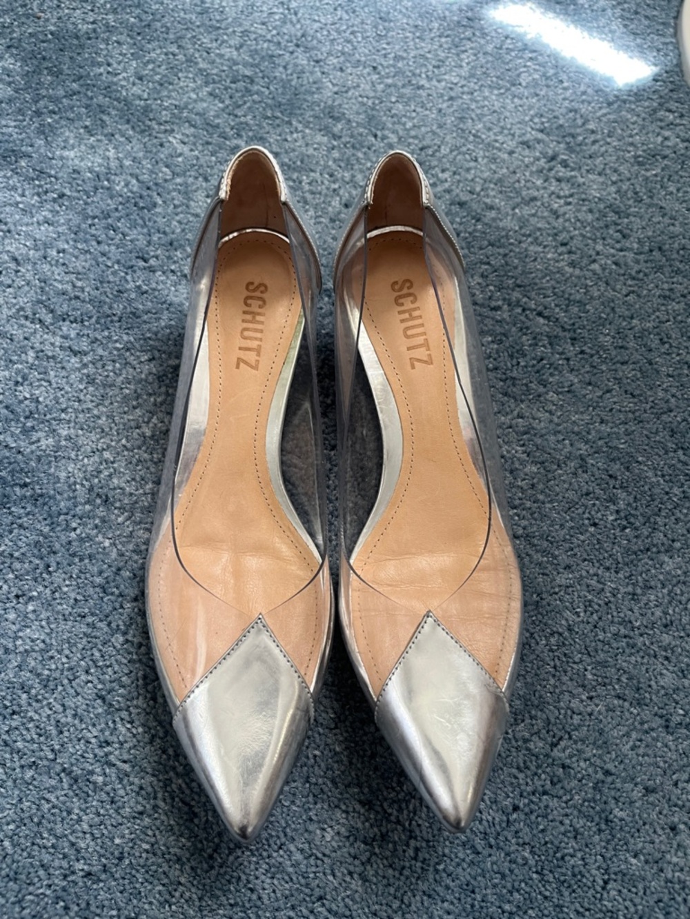Schutz pumps